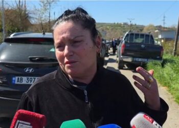 U vra nga burri, përcillet sot në banesën e fundit 75-vjeçarja në Roskovec, fqinja: Zonjë grua, nuk kishin konflikte