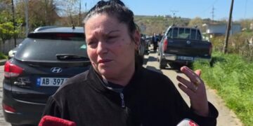 U vra nga burri, përcillet sot në banesën e fundit 75-vjeçarja në Roskovec, fqinja: Zonjë grua, nuk kishin konflikte