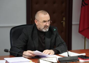 LIVE! “Kërkesa e SPAK, hipotetike”, Manja: Po na kërkohet të zëvendësojmë masën, por Balluku e ka respektuar ‘pezullimin’