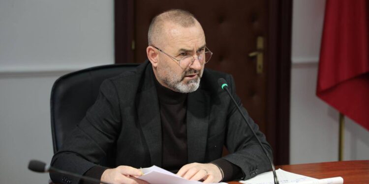 LIVE! “Kërkesa e SPAK, hipotetike”, Manja: Po na kërkohet të zëvendësojmë masën, por Balluku e ka respektuar ‘pezullimin’