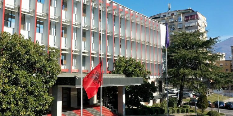 Konflikti në Lindjen e Mesme, MEPJ: Shmangni udhëtimet, shqiptarët në rajon të kontaktojnë përfaqësitë diplomatike