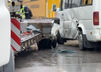 Aksidenti tragjik në aksin Korçë-Maliq! Makinat u përplasën “kokë më kokë”, humb jetën shoferi 45-vjeçar (Emri)