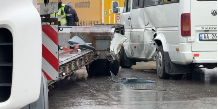 Aksidenti tragjik në aksin Korçë-Maliq! Makinat u përplasën “kokë më kokë”, humb jetën shoferi 45-vjeçar (Emri)