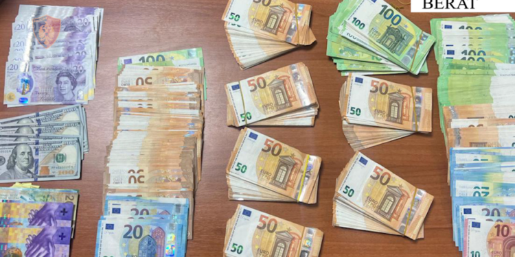 Pastronte para, arrestohet 67-vjeçari në Berat! I sekuestrohen mbi 50 mijë euro, paund e dollarë