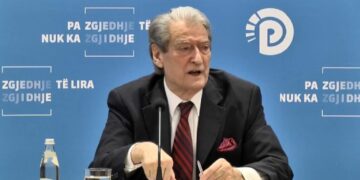 “Koha të përballemi me këtë regjim të poshtër”, Berisha: Rama vendosi të mbyllë dyert e drejtësisë në Shqipëri!