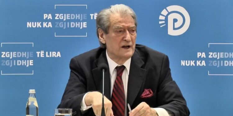 “Koha të përballemi me këtë regjim të poshtër”, Berisha: Rama vendosi të mbyllë dyert e drejtësisë në Shqipëri!