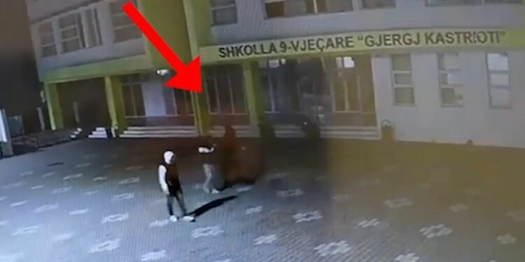 Grabitën pajisjet e shkollës në Lezhë: Arrestohet 22-vjeçari, të përfshirë edhe tre nxënës