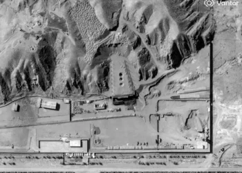 Izraeli godet një central bërthamor iranian, paralajmëron zgjerim të luftës në Liban