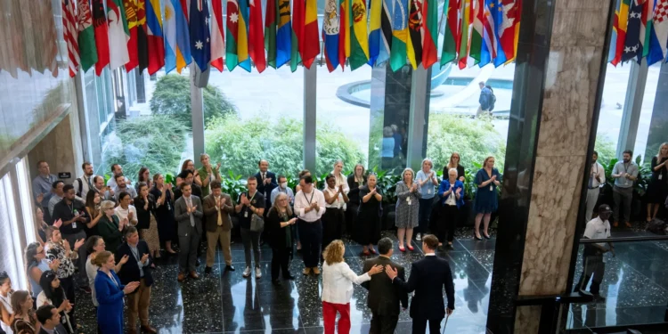 Shkurtimet në Departamentin e Shtetit paralizojnë strategjinë kundër Iranit