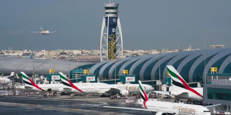 Aeroporti i Dubait rifillon pjesërisht operacionet, autoritetet thirrje qytetarëve: Kontaktoni me linjën ajrore dhe konfirmoni fluturimet