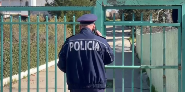 Sherri mes nxënësve në Durrës nisi në “TikTok” e “Snapchat” dhe përfundoi në dhunë fizike