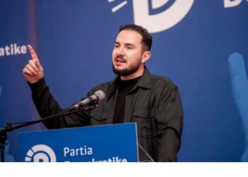 Salianji vijon turet nëpër qytetet e Shqipërisë, ish-deputeti njofton takimin me demokratët e Vlorës