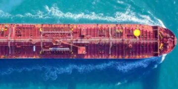 GPS “i çmendur” dhe anije në pritje, kaosi detar në Ngushticën e Hormuzit