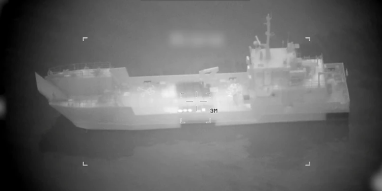 VIDEO / Po minonin Hormuzin, SHBA shkatërron 16 anije iraniane, publikohen pamjet