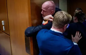 “Askush nuk do të luftojë për Izraelin”, ish-marinsi nxirret me forcë nga seanca në Senatin e SHBA-së