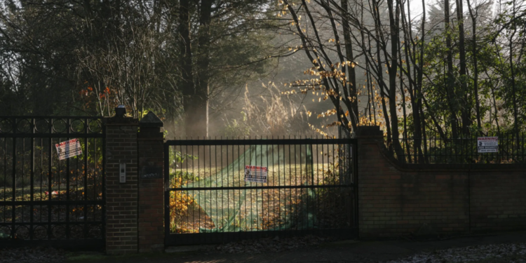 ‘Perandoria’ sekrete në Londër! Djali i Khamenei-t kontrollon 250 mln € prona pranë ambasadës së Izraelit?