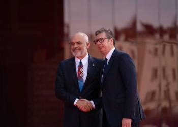 “Ai ka një makth, thotë edhe gjëra pa kuptim!’, Vuçiç ironizon Ramën pas deklaratave për median turke