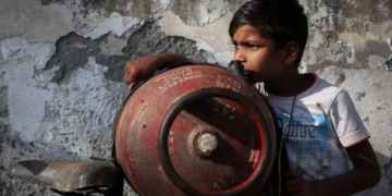 Jeta e përditshme në Azi po tronditet nga kriza e karburantit si pasojë e luftës me Iranin