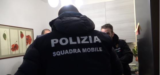 Shkatërrohet organizata e trafikut të drogës në Itali, në krye një barist shqiptar, 14 në pranga