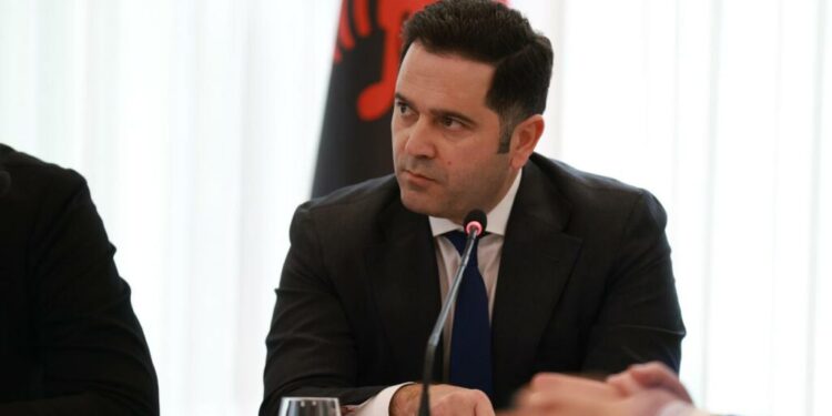 Karburantet / Malaj paralajmëron: Nëse konstatohen abuzime, rikthehet Bordi i Transparencës