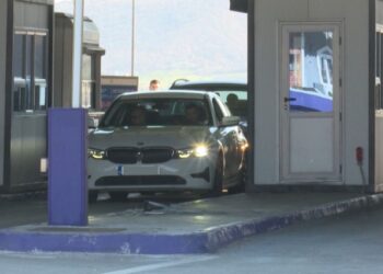 Të shpallur në kërkim ndërkombëtar, arrestohen në Morinë tre persona