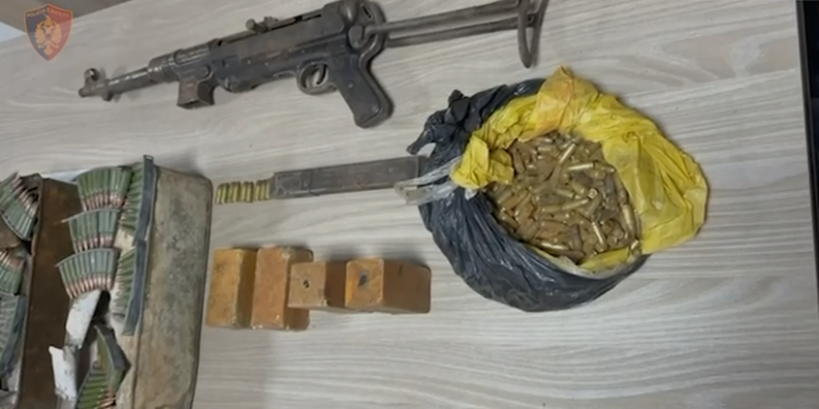 Finalizohet operacioni “Synimi”: Sekuestrohen 4 kallëpë tritoli, 2 armë zjarri dhe 1500 fishekë