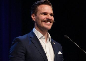 Rrëfimi i diplomatit nga Omani: Nga ‘Kurrë!’ te bombardimet. Si shembet Paqja!