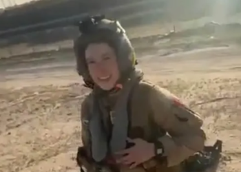 VIDEO/ Avioni i saj F-15 u rrëzua gabimisht nga një “zjarr miqësor”, pilotja amerikane “përfundon” në shkretëtirën e Kuvajtit