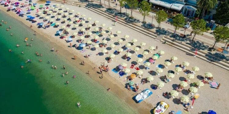 Sezoni veror 2026/ Ministri Gonxhja: Sot është afati i fundit për aplikimet e stacioneve të plazhit