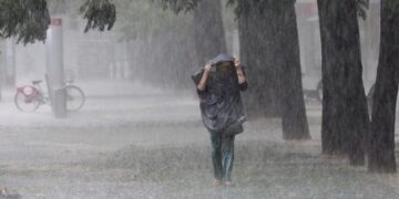 Mot i paqëndrueshëm gjatë ditës së sotme, reshje shiu dhe dëbore gjatë paradites