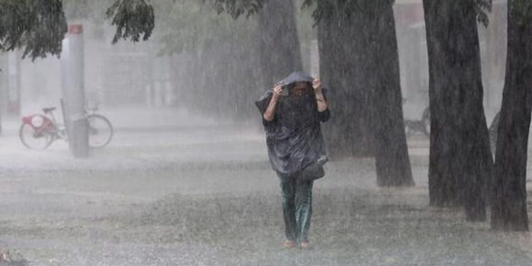 Mot i paqëndrueshëm gjatë ditës së sotme, reshje shiu dhe dëbore gjatë paradites