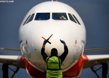 Ekspertët ngrenë alarmin: Biletat e avionëve do të arrijnë nivele rekord