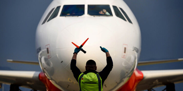 Ekspertët ngrenë alarmin: Biletat e avionëve do të arrijnë nivele rekord