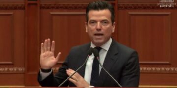 “Zaptoi foltoren e Parlamentit”, PS kërkon përjashtimin me 20 ditë të Agron Shehajt