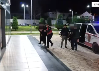 Transportonte 6 emigrantë drejt Malit të Zi, arrestohet 27-vjeçari në Shkodër