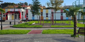 Me standarde bashkëkohore, Rama publikon pamjet: Shkollë e re dhe ambiente sportive në Shezë të Peqinit