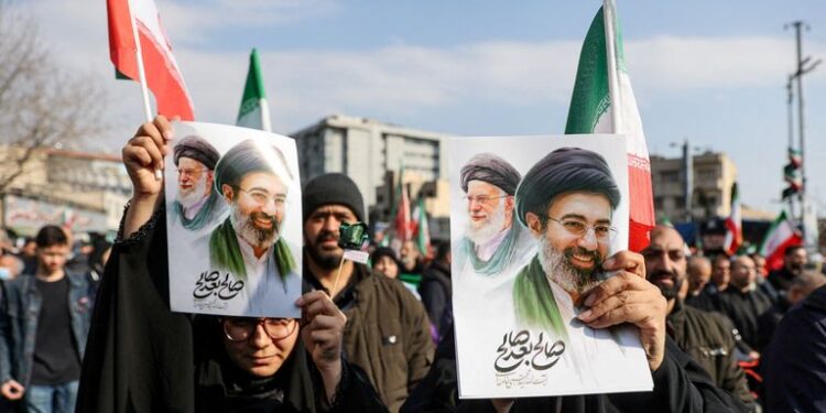 Si i shpëtoi sulmit Mojtaba Khamenei? Zbulohet audio e shefit të Protokollit të Ajatollahut