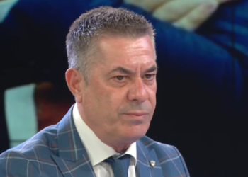 Vangjeli: Në PD riciklohen të njëjtët njerëz edhe pas 13 vitesh. Sulmet ndaj SPAK, gabim strategjik