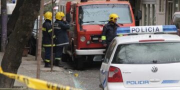 Tronditet Lezha, tritol automjetit të një agjenti policie