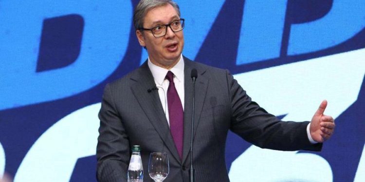 Si Vuçiç po përdor marrëveshjen Kosovë-Shqipëri-Kroaci për të rivendosur shërbimin ushtarak