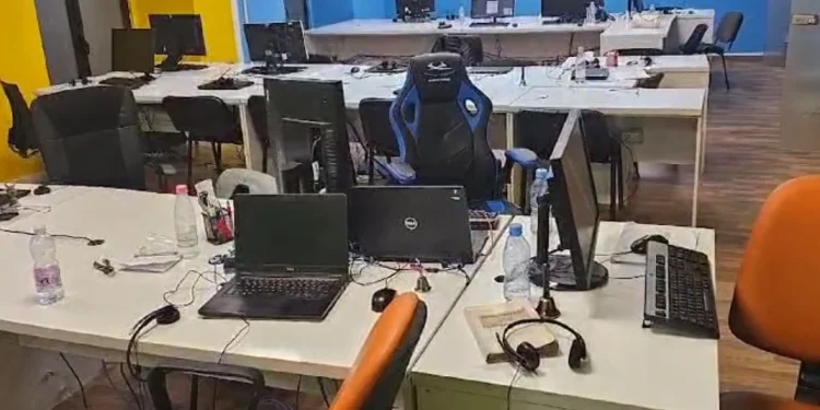 Operacion kundër call center-ave në Tirana, goditen dy subjekte, disa të arrestuar