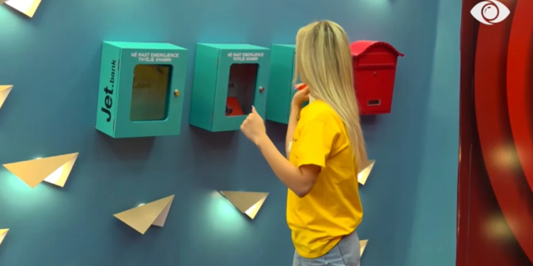 Selin thyen kutinë e fundit të emergjencës, çfarë fshihej në të?