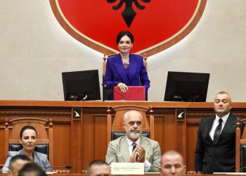 Balluku vs Spiropali, lufta e ftohtë ku matematika e votave mposht lirikën e Skënderbeut