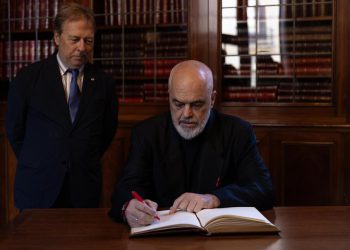 “Marrëdhëniet me Spanjën s’kanë qenë kurrë më të mira”/ Rama nga Barcelona: Shqipëria, destinacion i preferuar për të rinjtë spanjollë