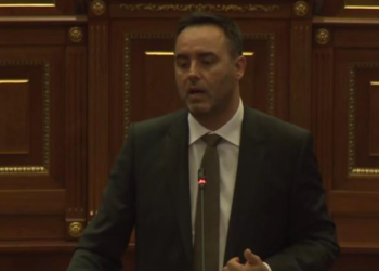 Kriza presidenciale në Kosovë, Konjufca dhe Kollçaku tërheqin kandidaturat