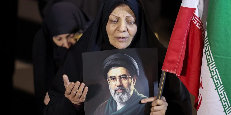 The Times: Mojtaba Khamenei është pa ndjenja, në gjendje kritike për jetën