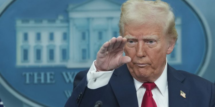 “Bllokadë detare deri në një marrëveshje!”- Trump: Iranianët po humbasin 500 milionë dollarë në ditë për shkak të kufizimeve