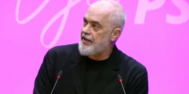 “Dua të argëtohem pak me ta”/ Rama për Berishën: Në krye të opozitës mbijeton një mbeturinë e komunizmit
