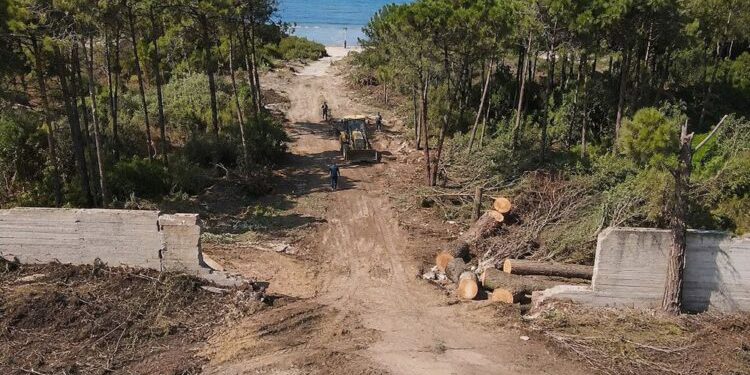 Qerreti nën presionin e betonizimit: banorët kërkojnë hetim nga SPAK për ndërhyrjen në zonën e Lagunës Blu