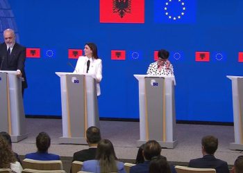 Marta Kos: Pas negociatave në 2027, do t’i ngjitem Korabit me Ramën. Kryeministri: Mund t’i ngjitemi Kullës Eiffel kur…